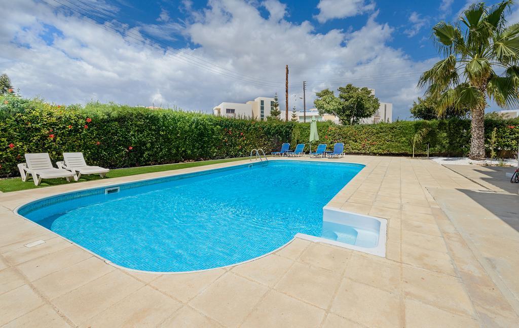 Merab Center Villas Αγία Νάπα Δωμάτιο φωτογραφία