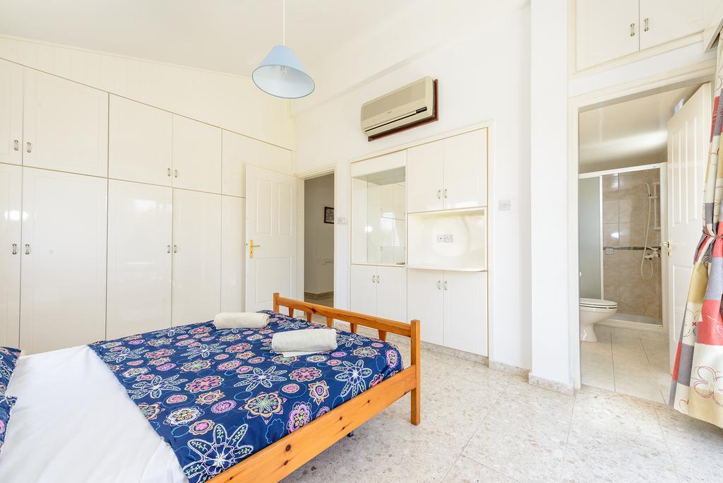 Merab Center Villas Αγία Νάπα Δωμάτιο φωτογραφία