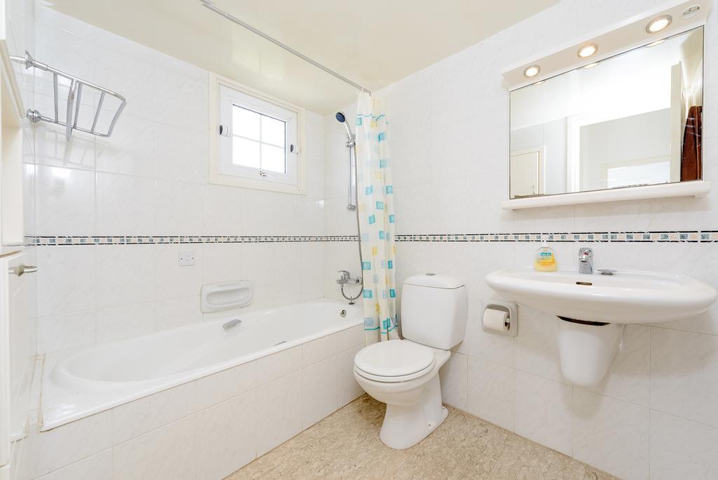 Merab Center Villas Αγία Νάπα Δωμάτιο φωτογραφία