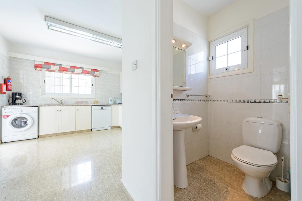 Merab Center Villas Αγία Νάπα Δωμάτιο φωτογραφία