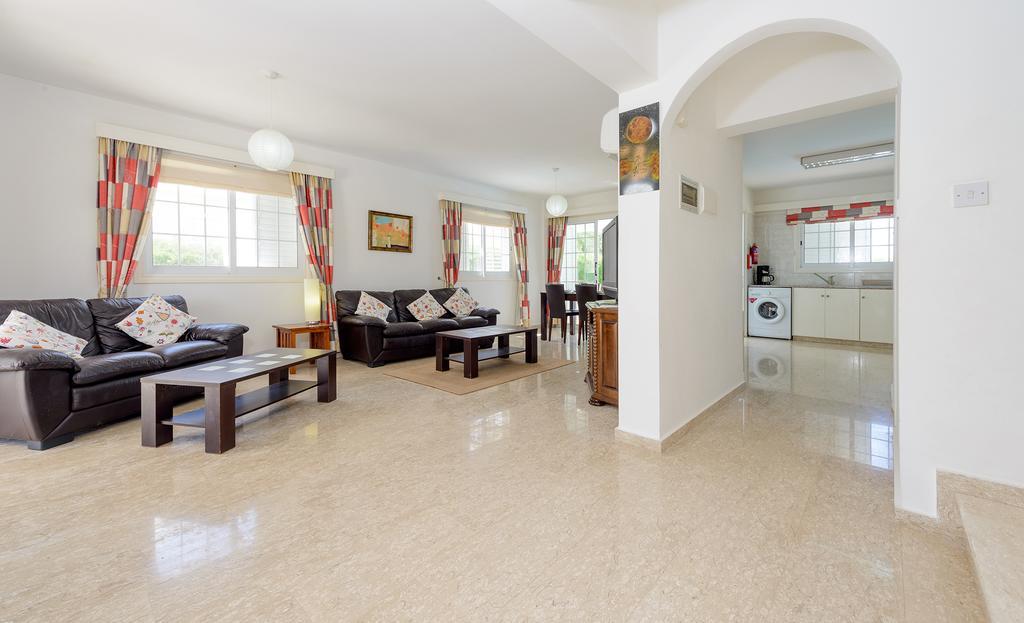 Merab Center Villas Αγία Νάπα Δωμάτιο φωτογραφία